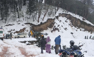 रुकुम पुर्वमापनि हिमपात आवतजावत कठिन